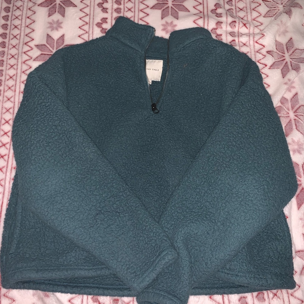 American eagle crew neck sweater